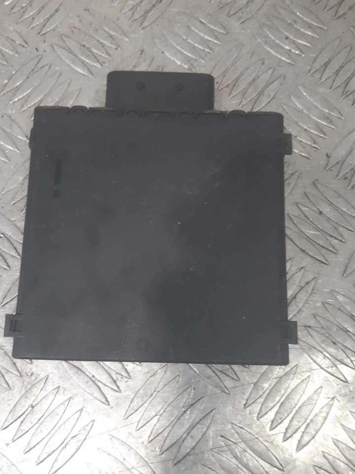 AUDI A3 2010 8P ESTABILIZADOR DE VOLTAJE UNIDAD DE CONTROL MÓDULO 8K0959663 Foto 2 de 3