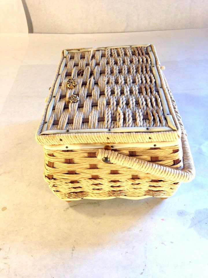 Caja de Costura De Colección Cesta Almacenamiento Plástico Blanco y Dorado con Asa Cartera Bolso de Mano Foto 4 de 4