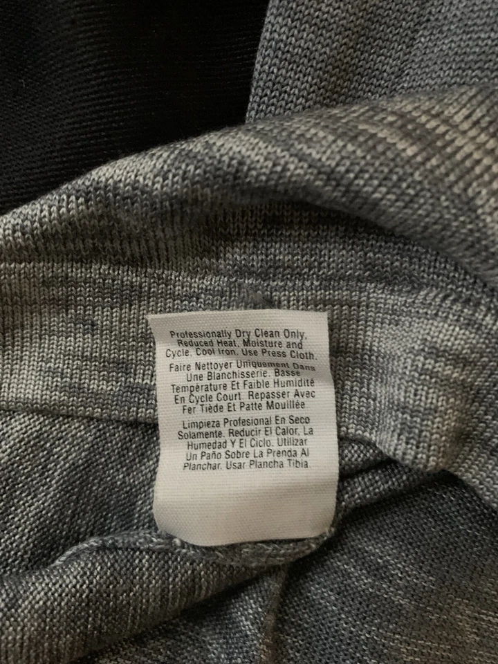 Blusa De Colección Donna Karan Signature Gris Seda Cuello en V Foto 4 de 4