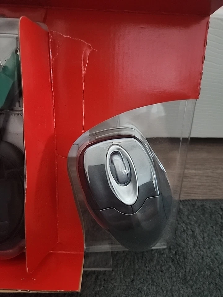 Microsoft Wireless IntelliMouse Explorer 2.0 - Model 1007 - BRAND NEW - Image 3 of 4