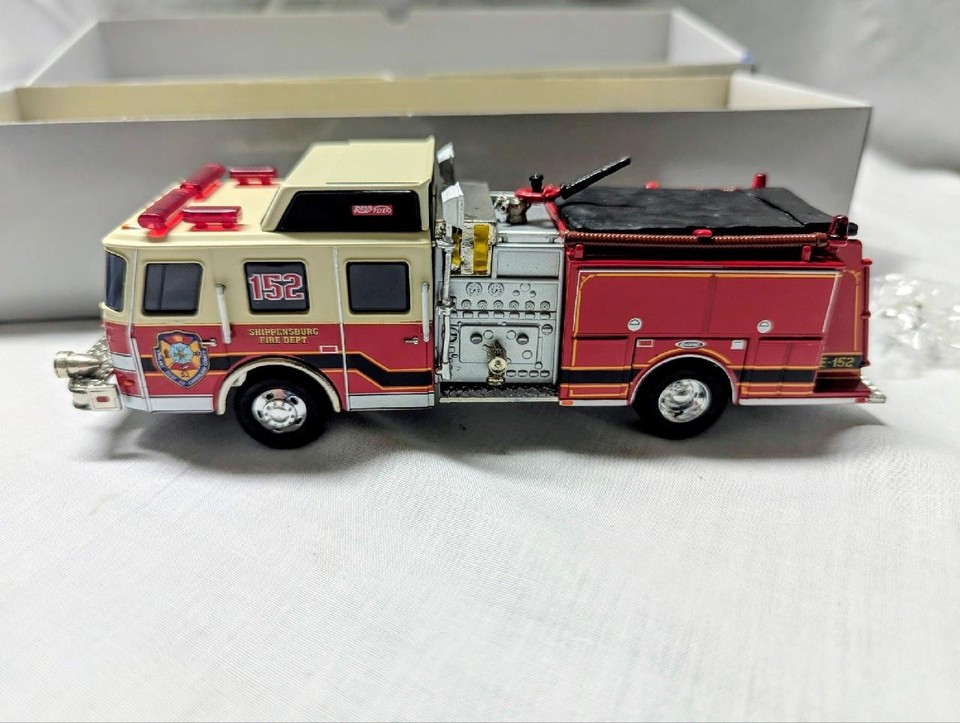 Corgi 54704 - Camion De Pompiers Shippensburg Fire Dept - 1:50 - Comme Neuf