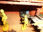 VINTAGE WW2 AMERICAN/GERMAN HARD PLASTIC SOLDIERS & MILITARY BASE & MORE — photo 10