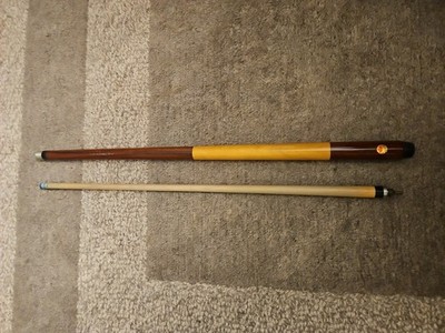Dufferin Zodiac 19oz Red Mapel Leaf Pool Cue with Soft Case