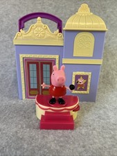 Peppa Pig LITTLE THEATER Play Set Stage Moves With Figure