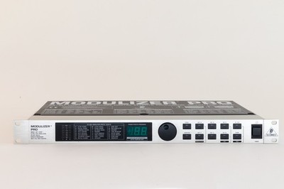 Behringer Modulizer Pro DSP 1200P - 24 Editable Unique Digital Effects