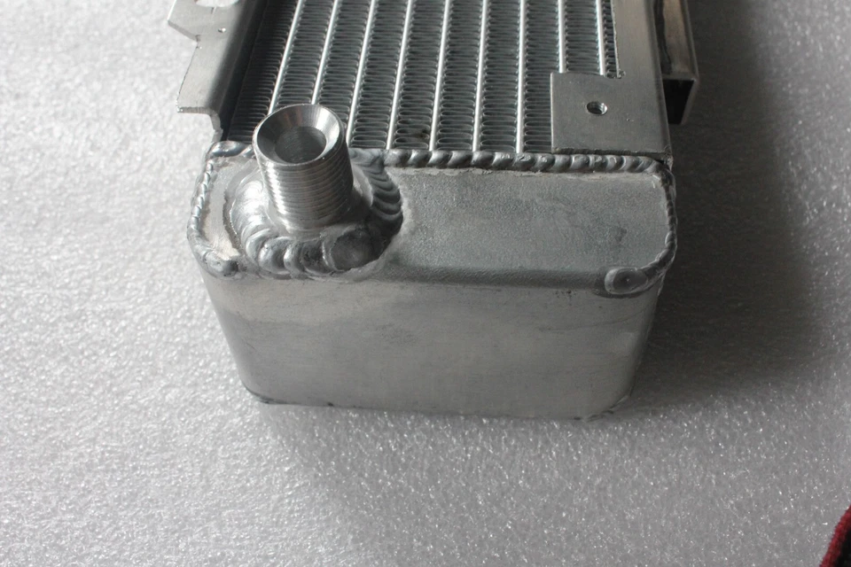 Enfriador de aceite de aluminio Fit Mercedes-Benz R107 C107 380 / 500 SL 1981 - 1985 Foto 2 de 3