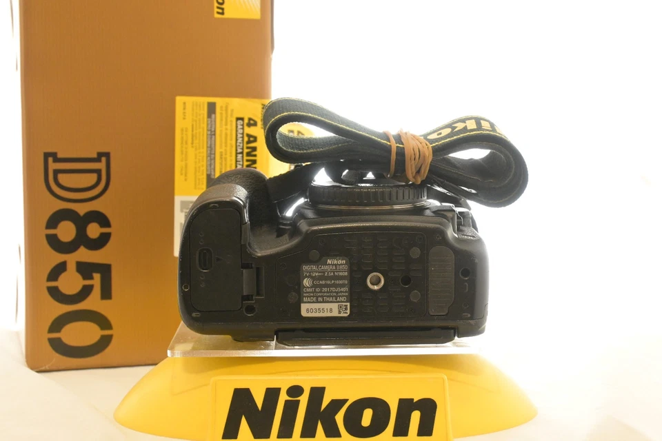 Nikon D850 corpo -Usato con Garanzia-  125.280 scatti verificati - Bild 3 von 4