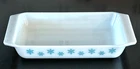 Vintage Pyrex White with Aqua Snowflake Space Saver Casserole 1 1/4 Qt 548B NICE
