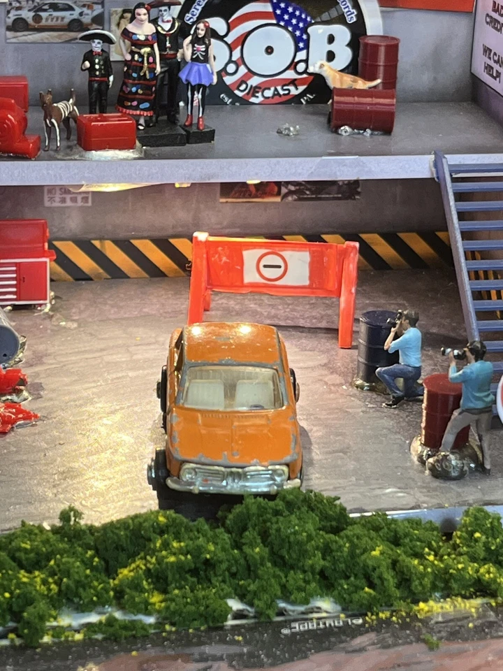 PlayArt BMW 2002 naranja diecast usado excelente estado Foto 2 de 4