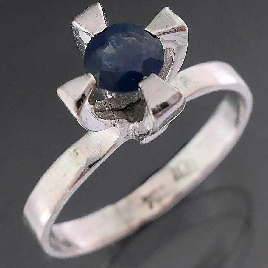 Blue sapphire sale solitaire ring