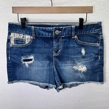 Maurices Cut off Denim Shorts Womens 9/10 Distresses Cute Stretch Summer 2090