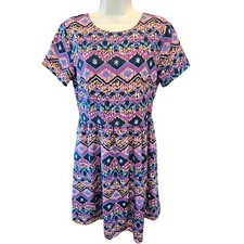 Everly geometric size medium fit Flare midi short sleeve dress open back summer^