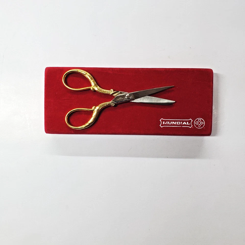 Mundial dressmaker scissors in presentation box - Image 2 of 2