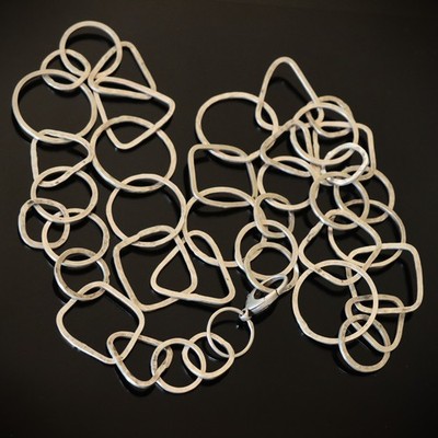 Moderne brutalistische Sterlingsilber handgehämmert Gliederkette Halskette Kette 2,5 Unzen