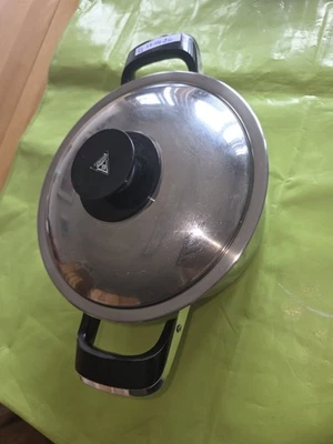 AMC   Topf mit Deckel 3,1L 20cm Durchmesser ID 8046 - Bild 1 von 4