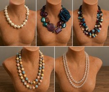 Lot De Cinq Colliers Vintage 