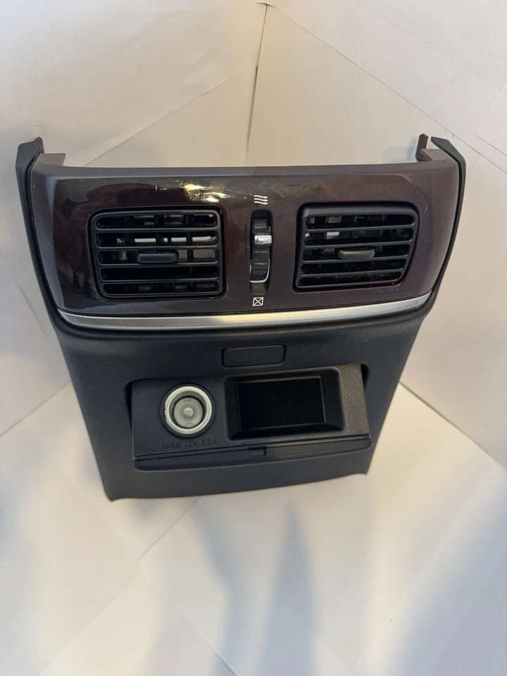 Infiniti Q70L 2015-2019 consola central trasera ventilación de aire con cenicero OEM Foto 2 de 4