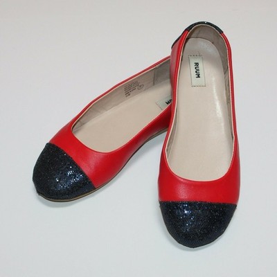 Ruum Girl's Red Flats Shoes with Navy Blue Glitter Toes and Heels in size 1M