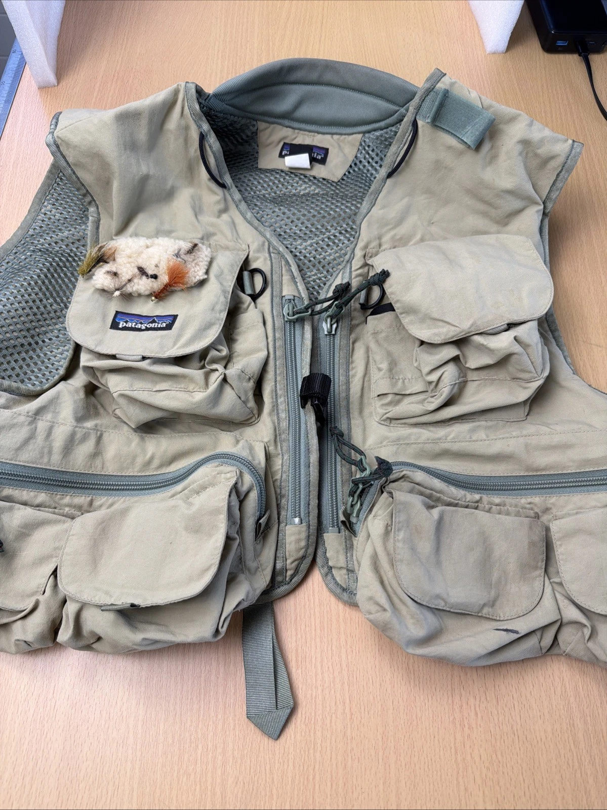 Patagonia fly fishing vest RN 51884 XL
Opens in a new window or tab