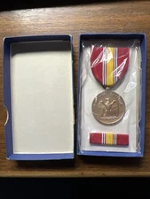 NEW IN PACKAGE NATIONAL DEFENSE SERVICE MEDAL AND RIBBON SET NIB SEALED
