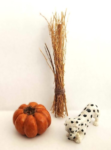 LEMAX SPOOKY TOWN VILLAGE HOUSE ACCESSORIES - PUMPKIN - STALK - SPOTTED DOG