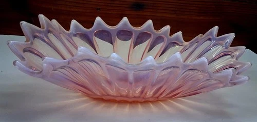 VINTAGE FOSTORIA HEIRLOOM PINK OPALASCENT CRIMPED CONSOLE BOWL- BEAUTIFUL
