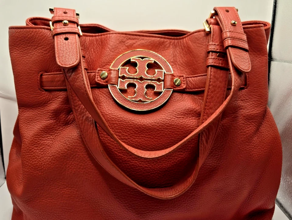 Bolso de mano/cartera de cuero coral Tory Burch doble correa para el hombro cierre magnético Foto 3 de 4