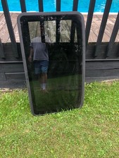2001-2007 Toyota Sequoia 2004-2006 Tundra Sunroof Glass 63201-0c010 Oem 2001-2007 Toyota Sequoia 2004-2006 Tundra Sunroof Glass 63201-0c010 Oem
