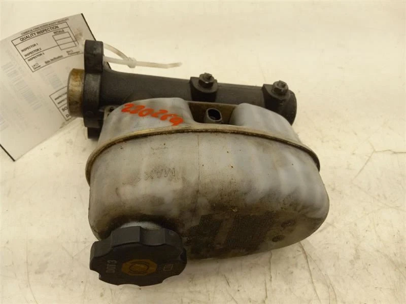 Cilindro maestro de freno 03-07 Chevrolet Express 2500 furgoneta 19209234 Foto 2 de 4