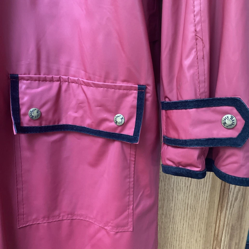 Abrigo de lluvia a cuadros Misty Harbor rojo para cualquier clima talla M (JT-239) de colección Foto 4 de 4