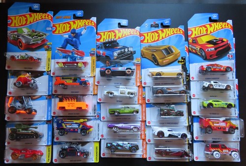 Hot Wheels Lot of 10 Random Vehicles 1/64 Diecast New Condition