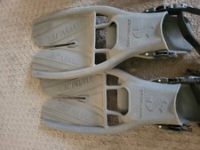 Size 10 Scubapro Twin Jet Flippers Split FINS for Scuba Diving
