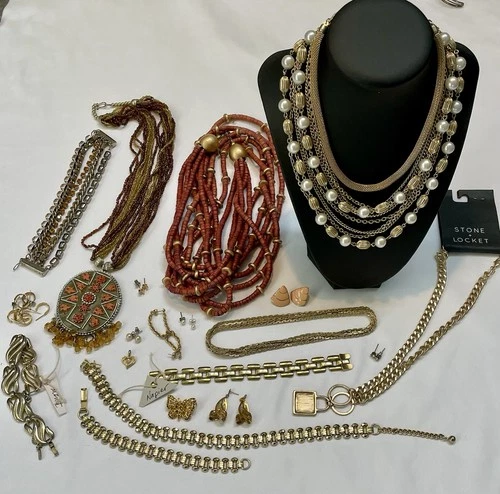 Vintage Costume Estate Jewelry Lot Faux Pearl & Gold-tone Necklaces Monet Napier