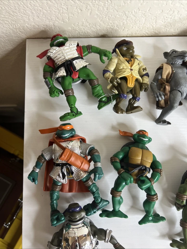 Vintage 1990s & 2000s Teenage Mutant Ninja Turtles TMNT Action Figure LoT - Image 4 of 4