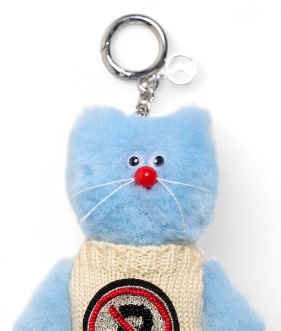 G-Dragon Peaceminusone x Monamhee Daihee Syhee Plush Keyring G-Dragon Peaceminusone x Monamhee Daihee Syhee Plush Keyring