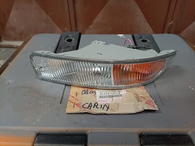TOYOTA CORONA-CARINA NEW GENIUNE FRONT LEFT TURN SIGNAL BUMPER LIGHT 81220-20370