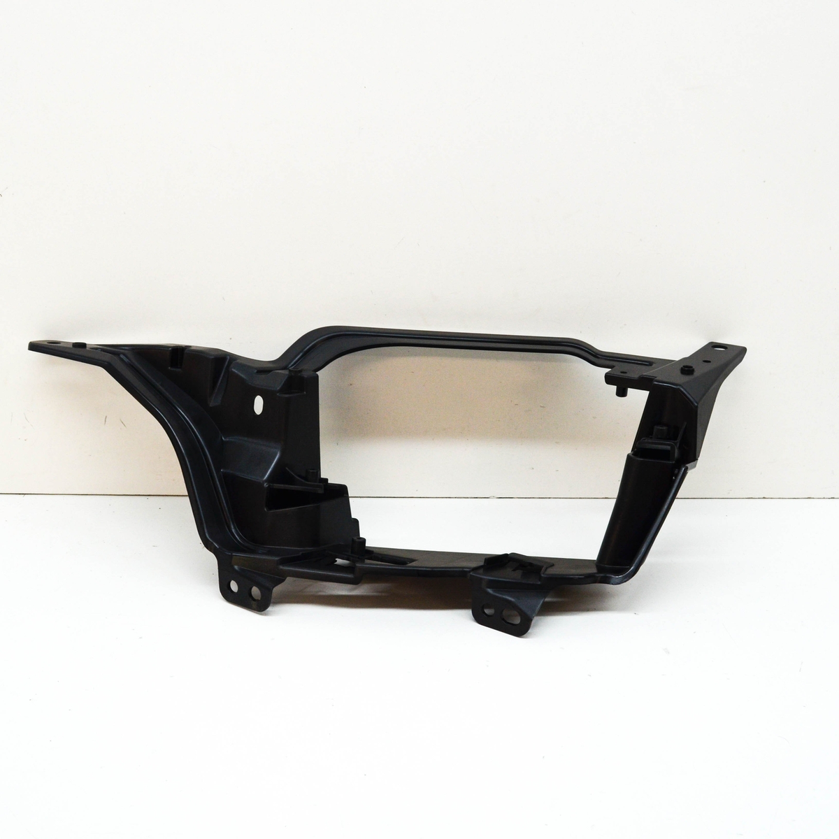 NEW BMW X5 G05 M REAR EXHAUST LEFT TAILPIPE TRIM HOLDER