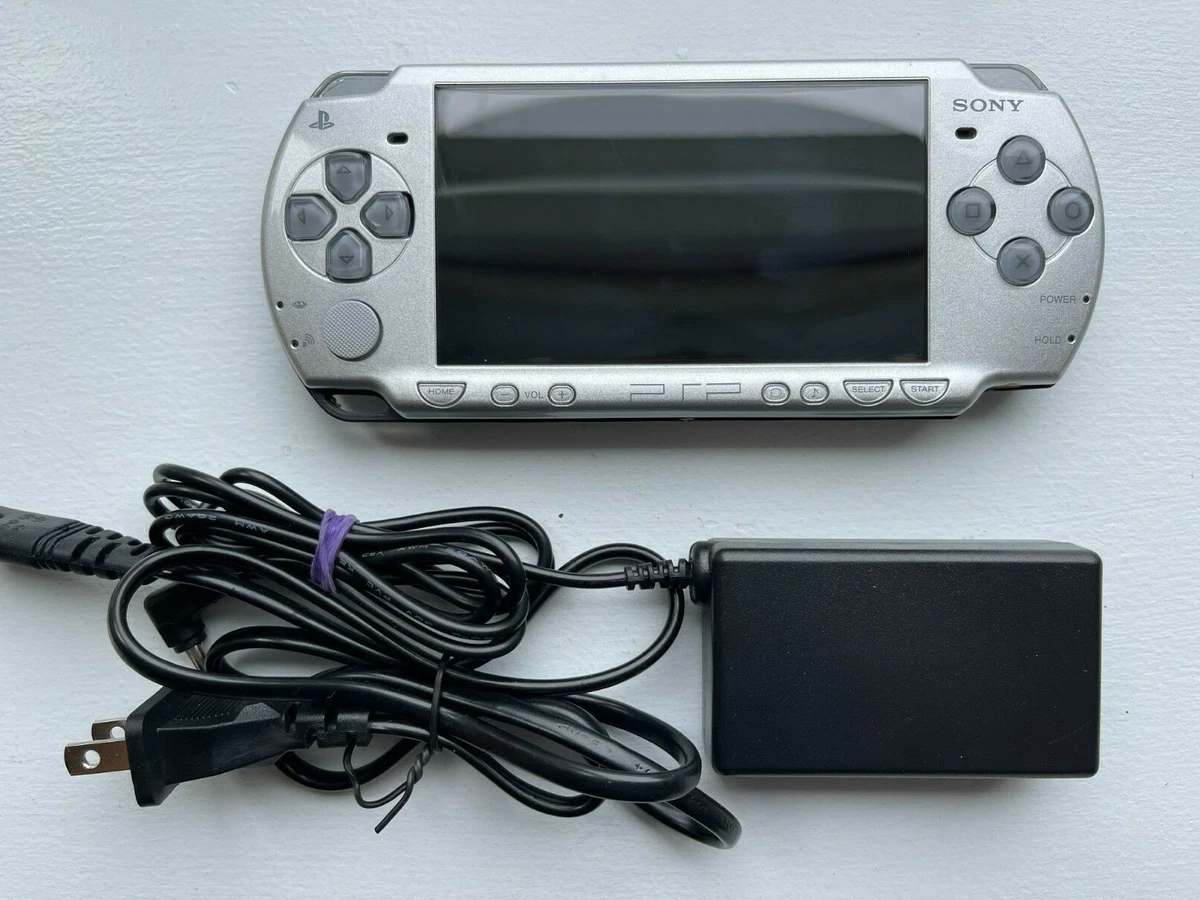 PSP 2000 Final Fantasy VII Crisis Core Edition Ice Silver Japan