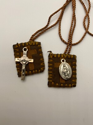 Brown Scapular w/Medal & Crucifix