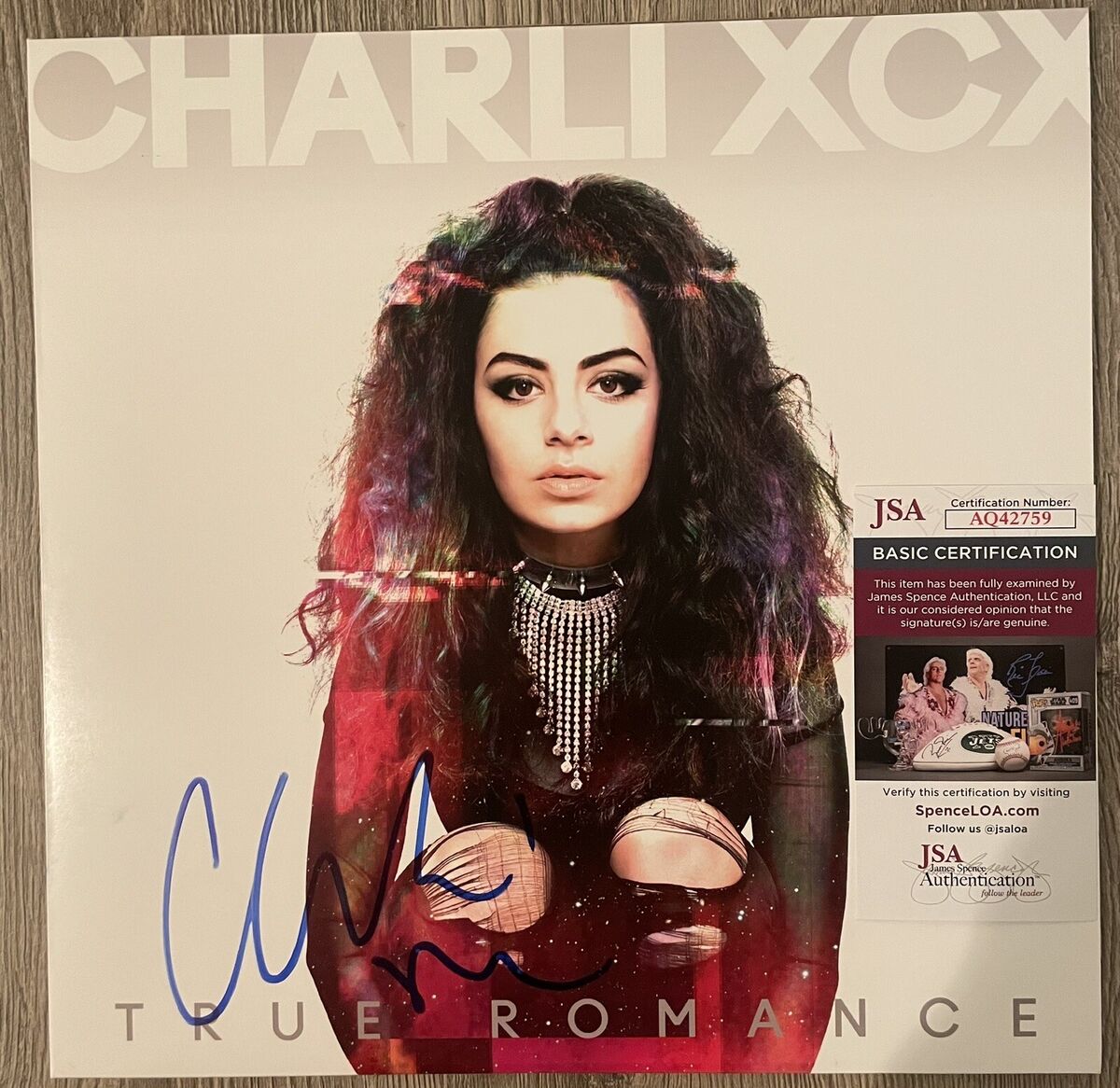 Charli XCX アルバム サイン入りカード CHARLI XCX SIGNED TRUE ROMANCE ANNIVERSARY VINYL LP - JSA