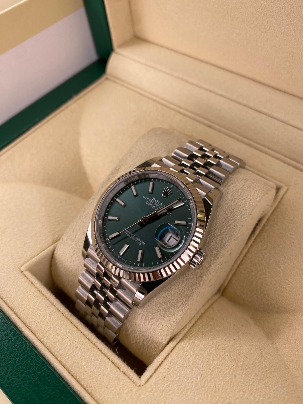 Rolex Datejust 36 126234 2023 Mint Green Jubilee Full Set Fluted Bezel image 2