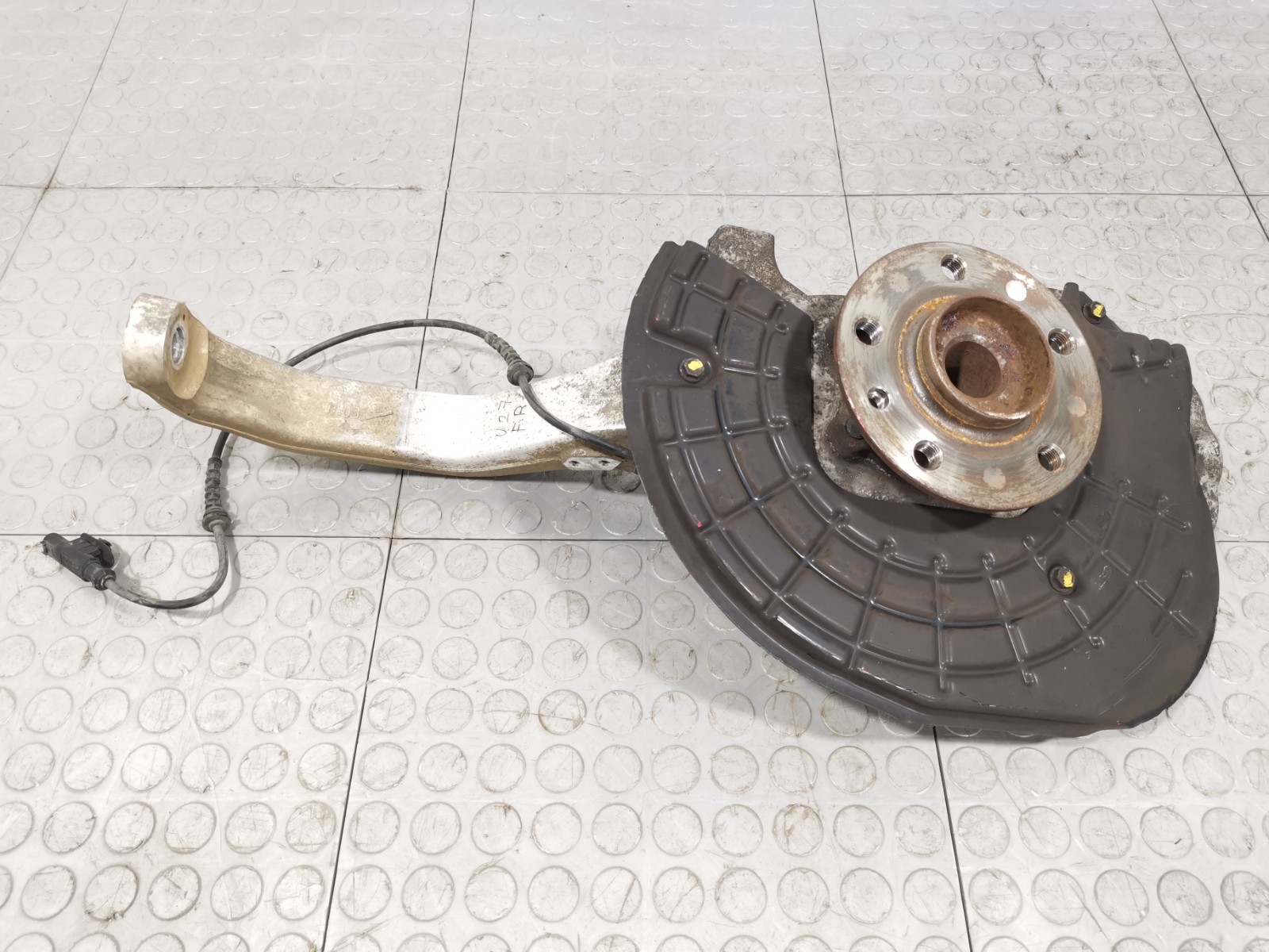 Maserati Ghibli 2016 RWD Auto 3.0 Front Right Spindle Knuckle Hub Bearing OEM