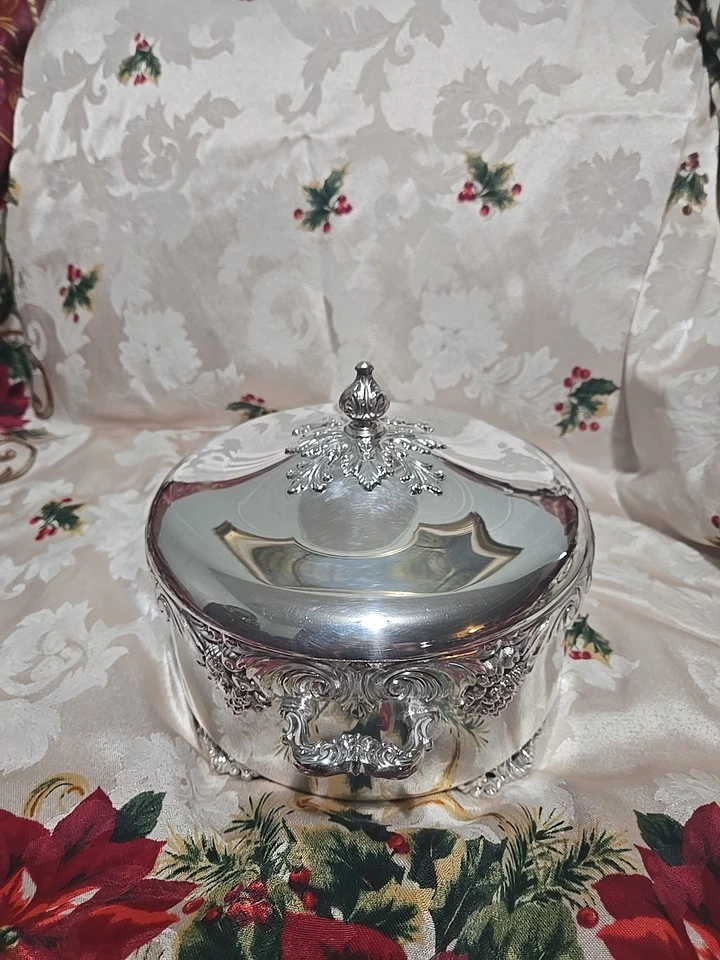 SUPER NICE Reed & Barton King Francis 1667 Covered Casserole, 10½" - Image 2 of 4