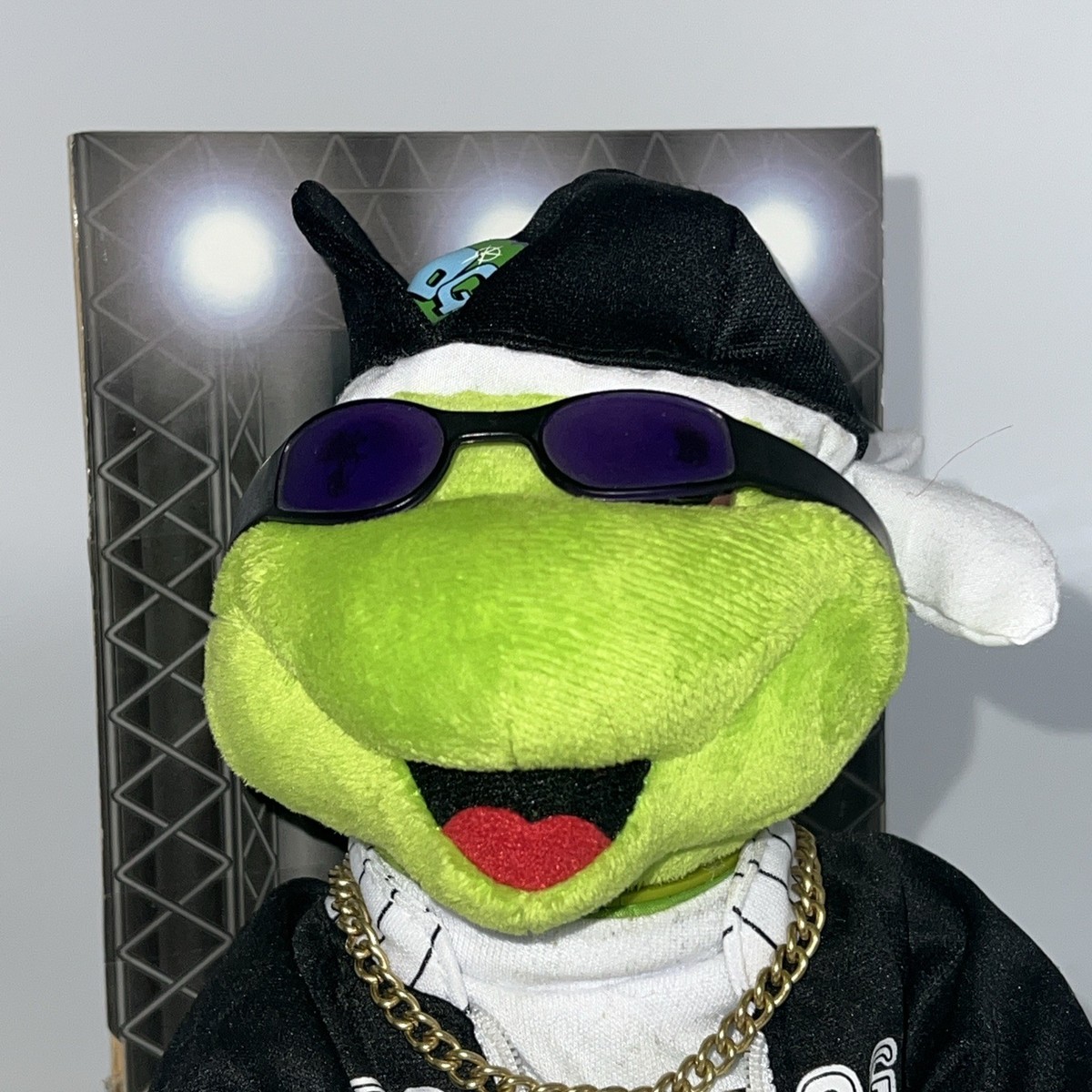 BROKEN NECK PARTS Gemmy Frogz Rock It Rap Ribbit Hip Hop Plush