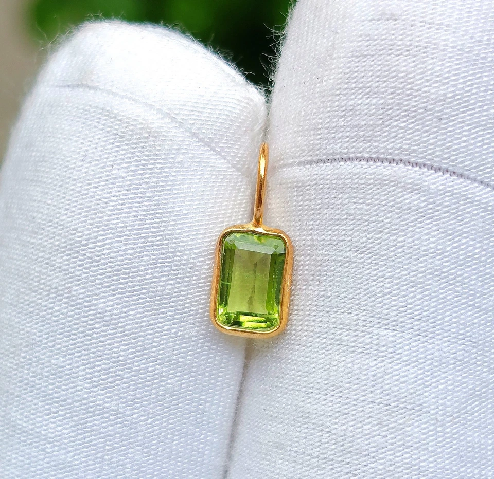 18k Solid Gold Charm Natural Peridot Gemstone Handmade Necklace Pendant - Image 4 of 4