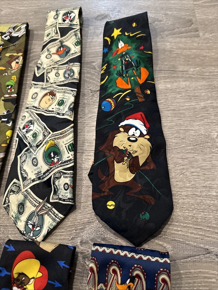 De Colección Corbatas Looney Tunes Lote de 10 AOP Deportes Vacaciones Taz Bugs Marvin Años 90 EE. UU. Foto 4 de 4