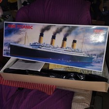 RMS TITANIC Academy Minicraft 1/350th Scale M...