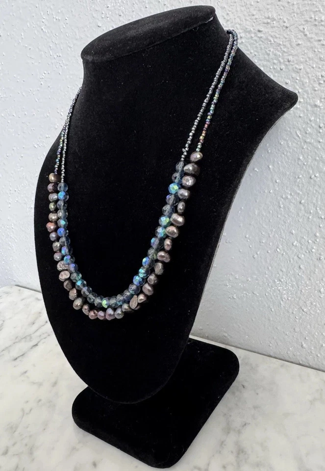 Collar de cuentas de semilla de doble hilo de perlas negras y cristal azul genuino de agua dulce Foto 4 de 4