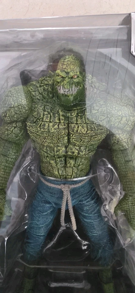 Juego de figuras McFarland DC Multiverse The Grim Knight vs. killer Croc Batman Foto 3 de 4