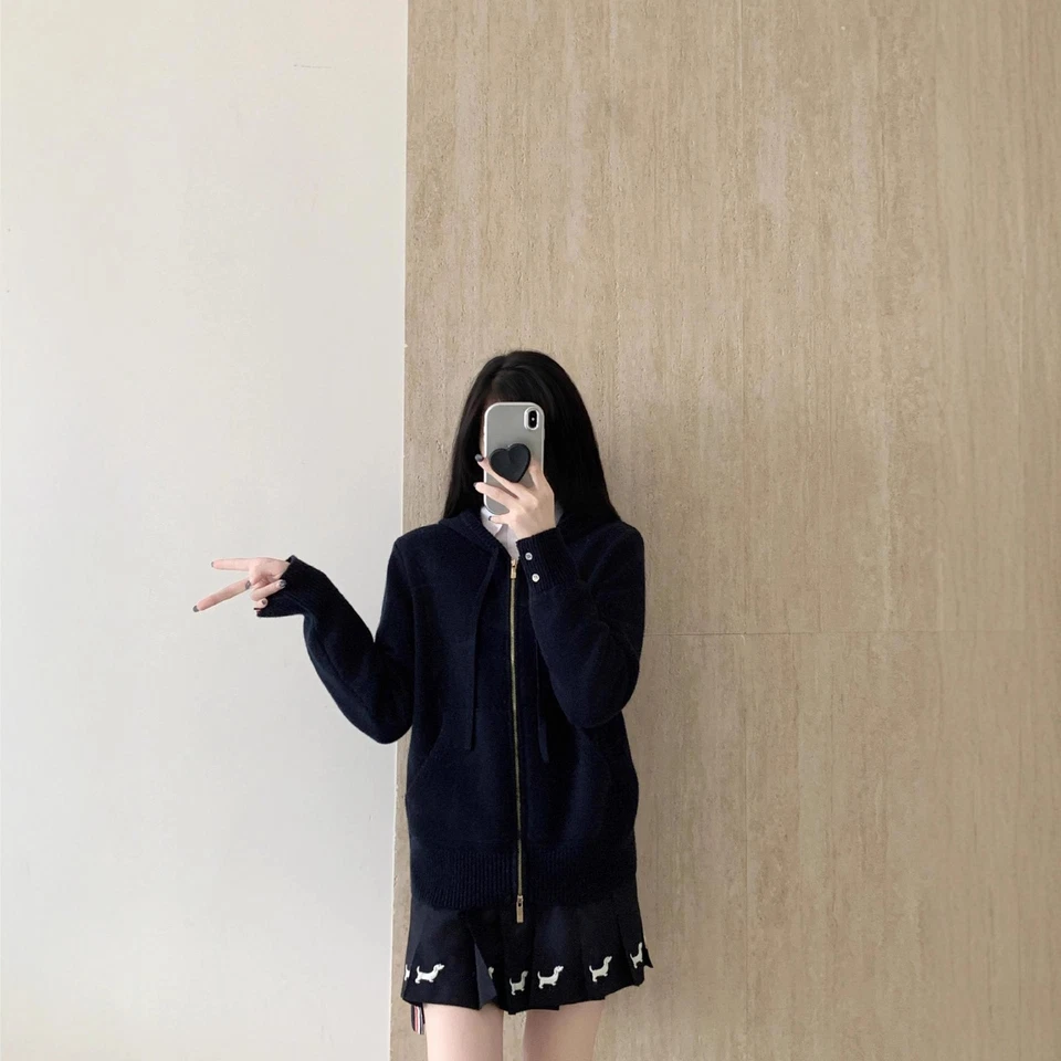 Thom Browne Hombres/Mujeres Otoño Invierno Lana Nuevo Bordado Informal Cremallera Sudadera con Capucha Foto 2 de 4